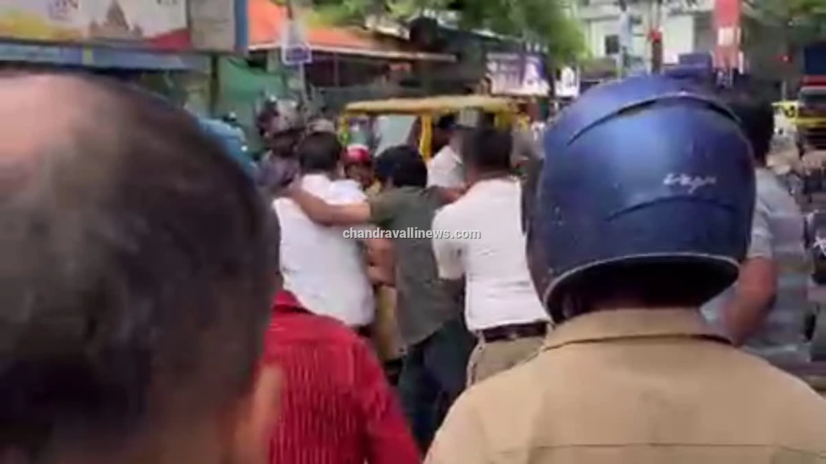 ಪ್ರೇಮ ವಿವಾಹವಾಗಿದ್ದ ಮಹಿಳೆಯ ಅಪಹರಣ; ಬೆನ್ನಟ್ಟಿ ಆರೋಪಿಗಳನ್ನು ಹಿಡಿದು ಸ್ಥಳೀಯರು!